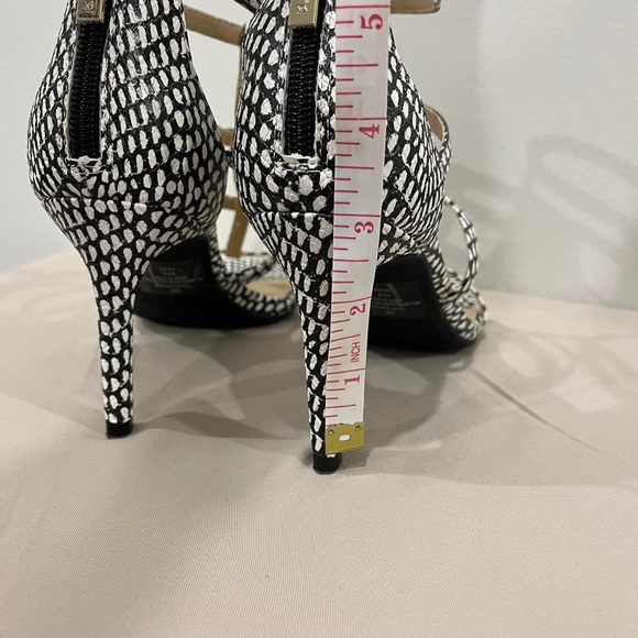 unisa strappy black & white polka dot sandal heel - Picture 6 of 6